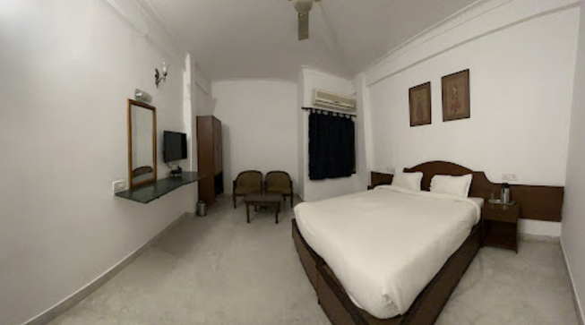 Hotel Shri Karni Niwas | Super deluxe A/C 